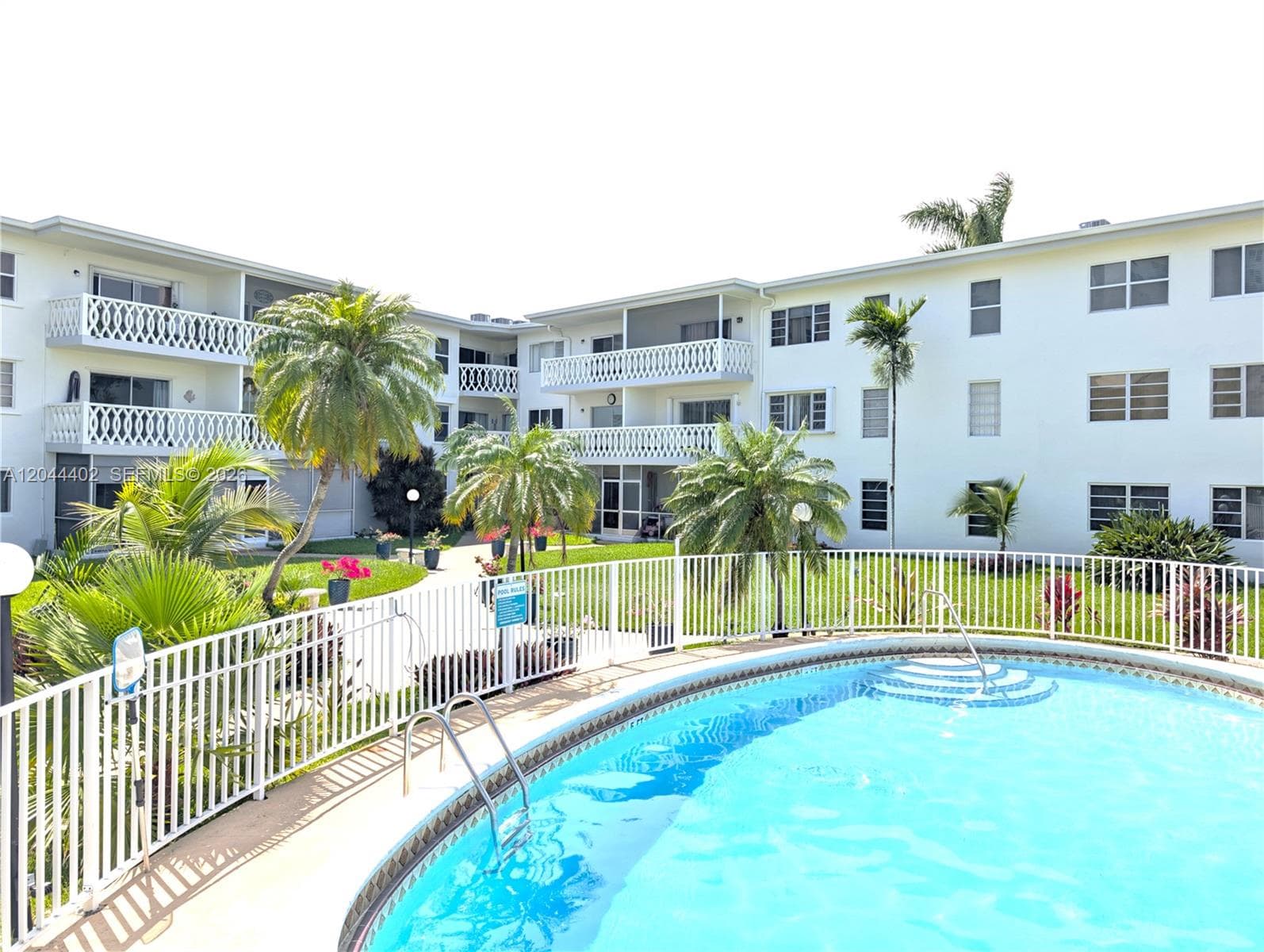 450 GOLDEN ISLES DR # 2H, Hallandale Beach, FL 33009 photo 3