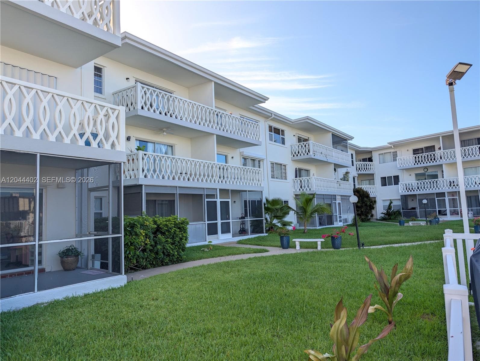 450 GOLDEN ISLES DR # 2H, Hallandale Beach, FL 33009 photo 4