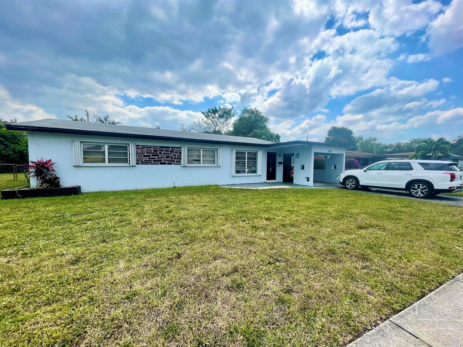 5630 Hollywood Boulevard, Hollywood, FL 33021 photo 2