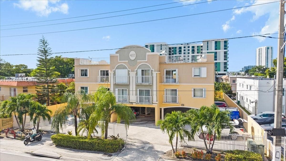 437 SW 7th St # 201, Miami, FL 33130 photo 3