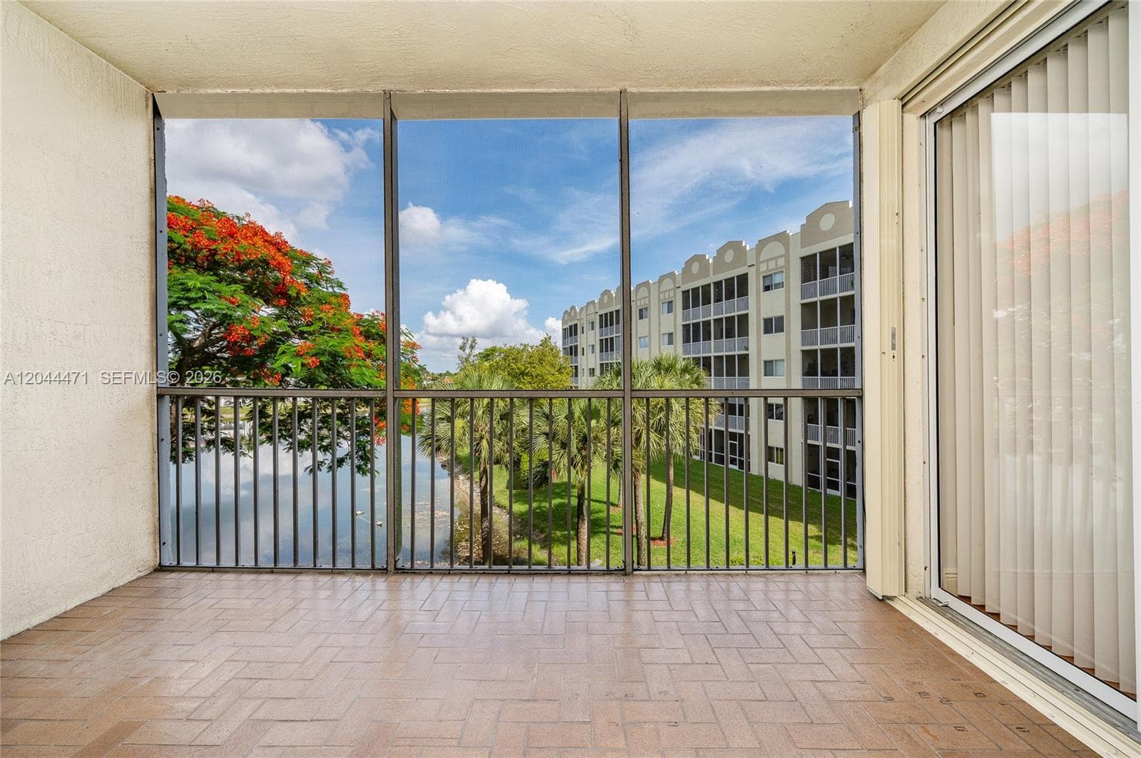 10750 NW 66th St # 312, Doral, FL 33178 photo 2