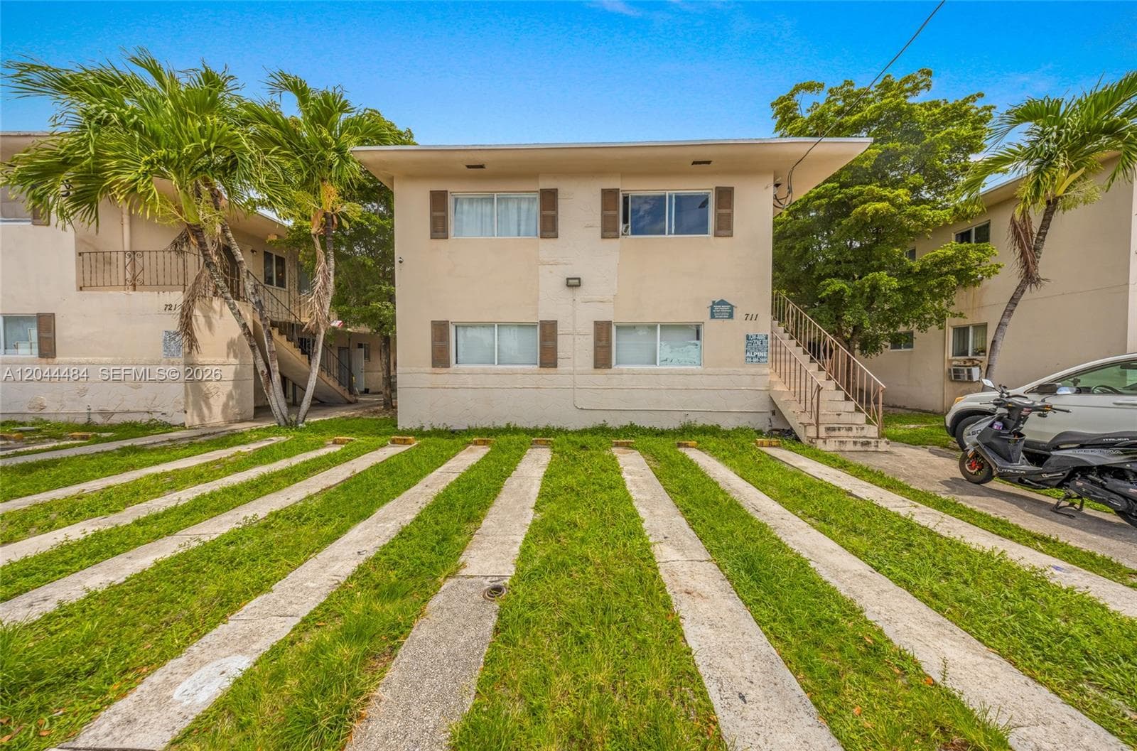 731 SW 5th St, Miami, FL 33130 photo 3