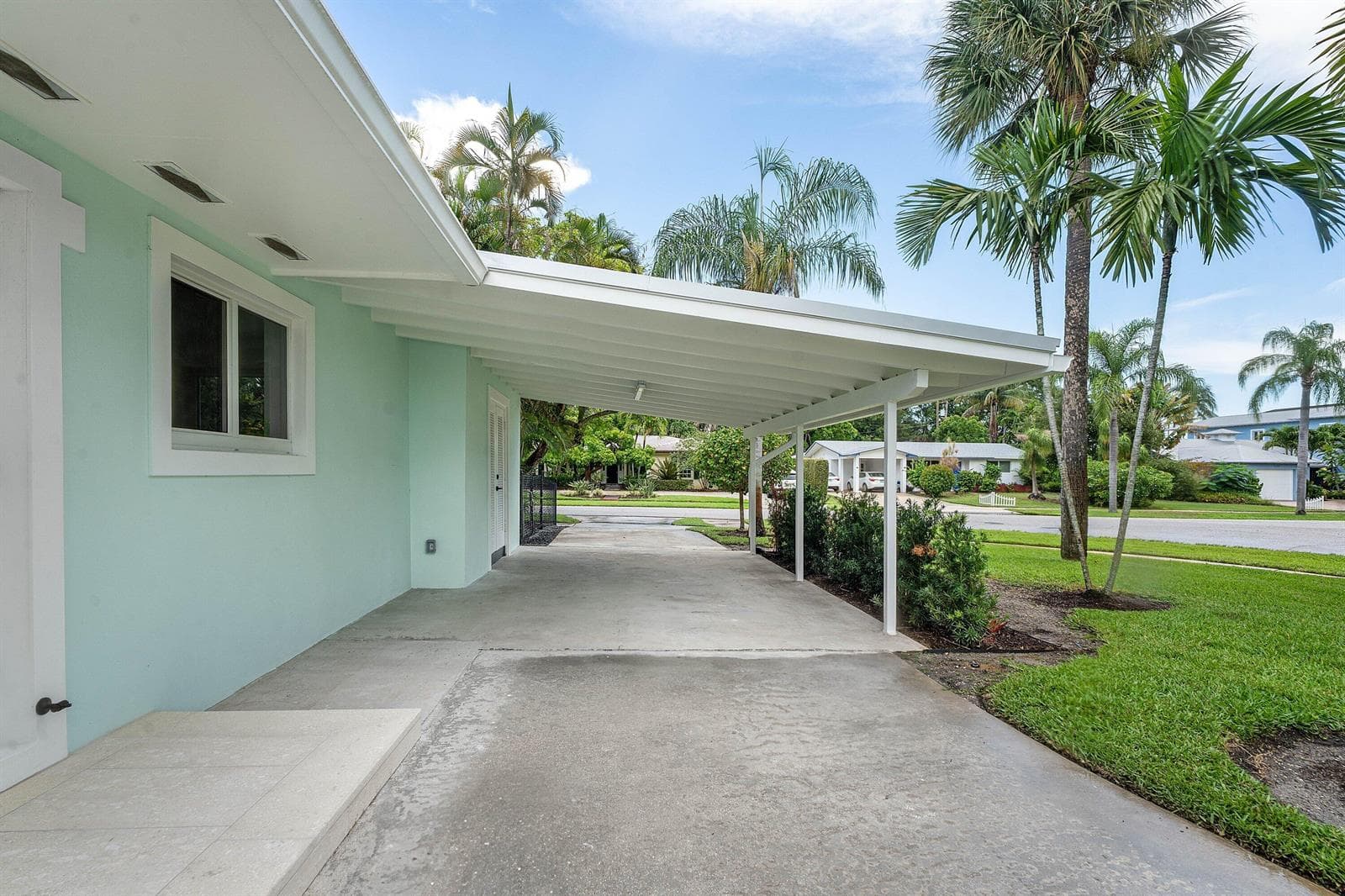 945 Westwind Drive, North Palm Beach, FL 33408 photo 3