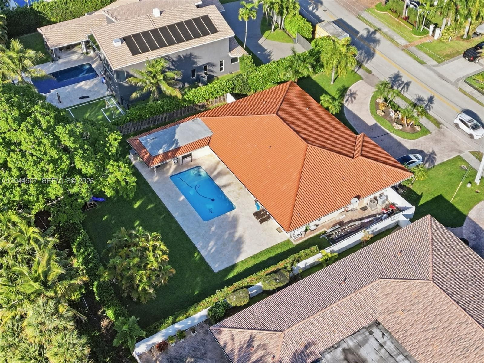713 Diplomat Pkwy, Hallandale Beach, FL 33009 photo 2