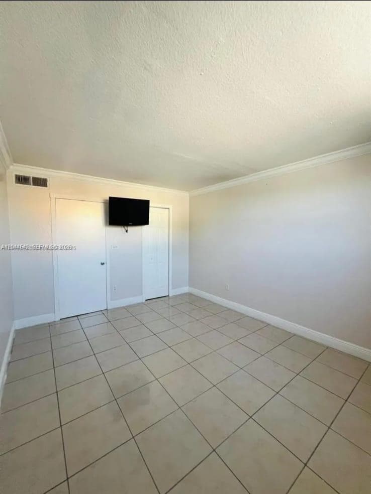 606 W 81st St # 224, Hialeah, FL 33014 photo 5