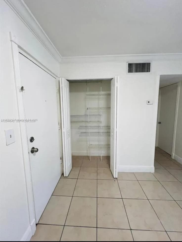 606 W 81st St # 224, Hialeah, FL 33014 photo 4