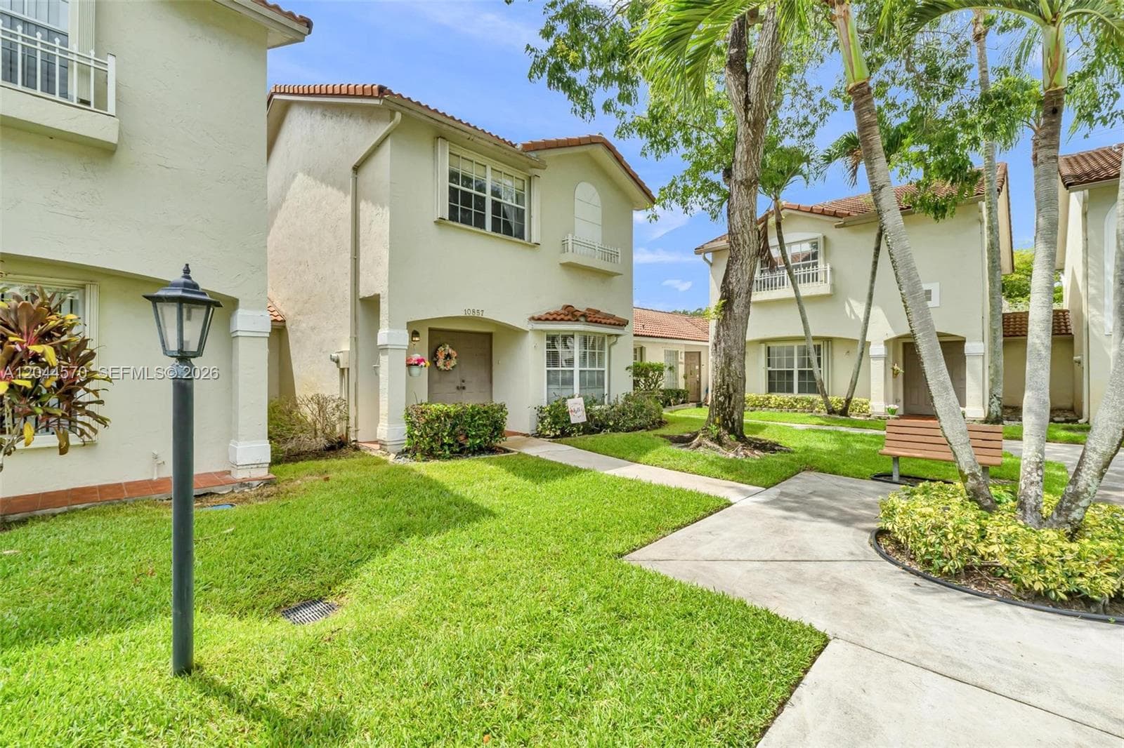 10857 NW 8th St, Pembroke Pines, FL 33026 photo 5