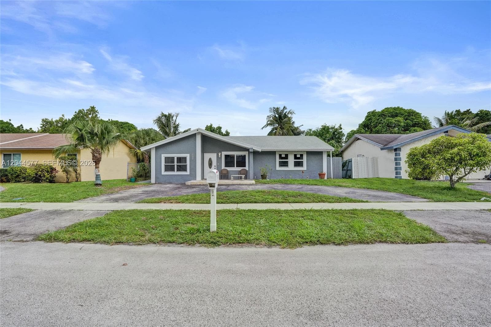 7812 SW 7th Pl, North Lauderdale, FL 33068