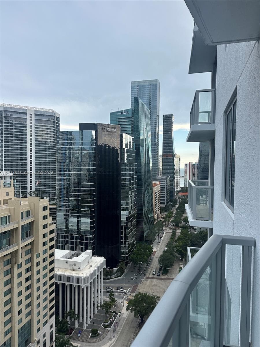 1060 Brickell Ave # 2505, Miami, FL 33131 photo 2