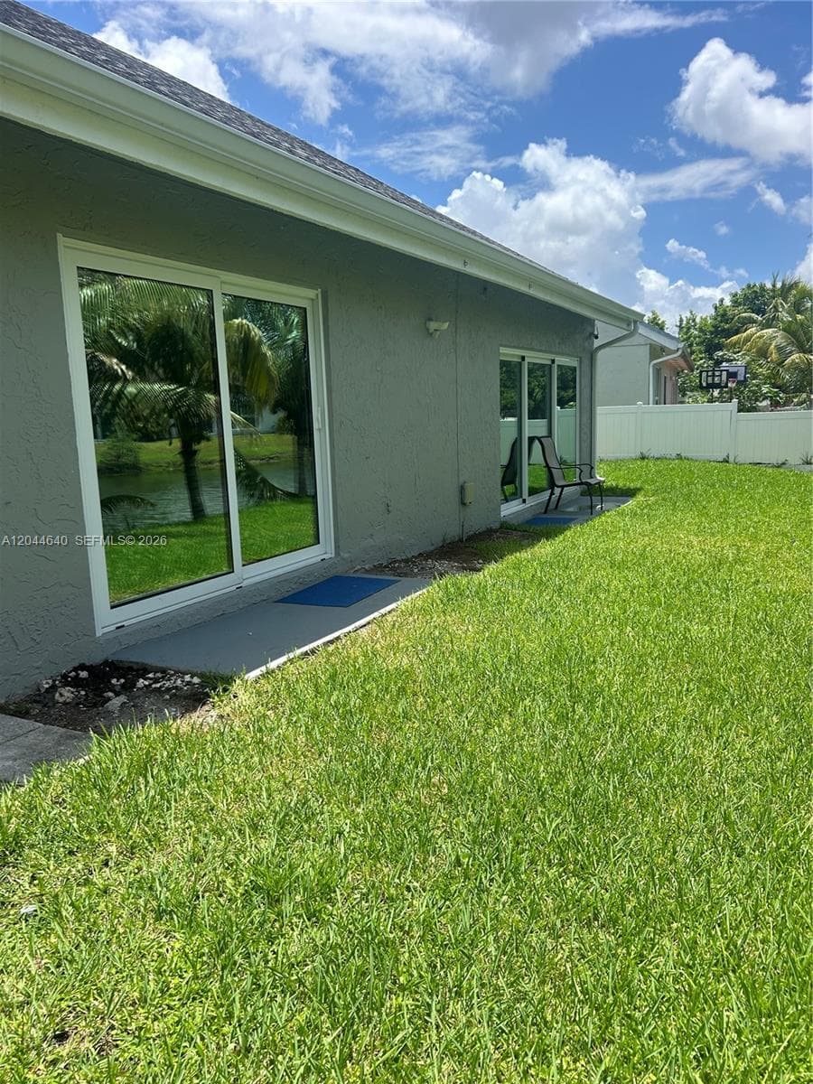 2730 Cypress Ave, Miramar, FL 33025 photo 4