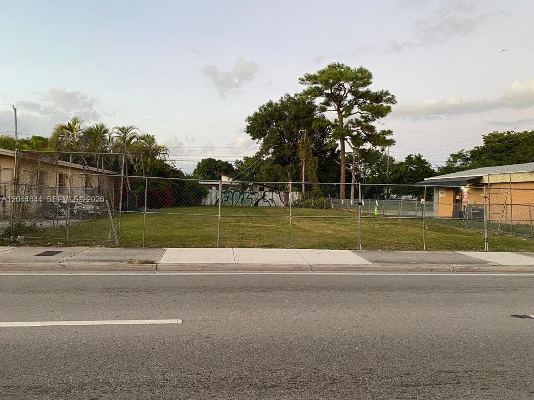 3021 W Flagler St, Miami, FL 33135 photo 5