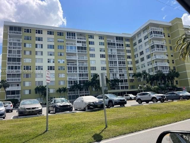 4400 Hillcrest Dr # 701B, Hollywood, FL 33021