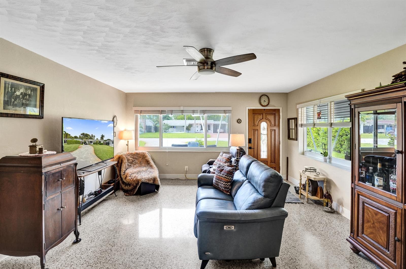 501 NE 28th Street, Wilton Manors, FL 33334 photo 2