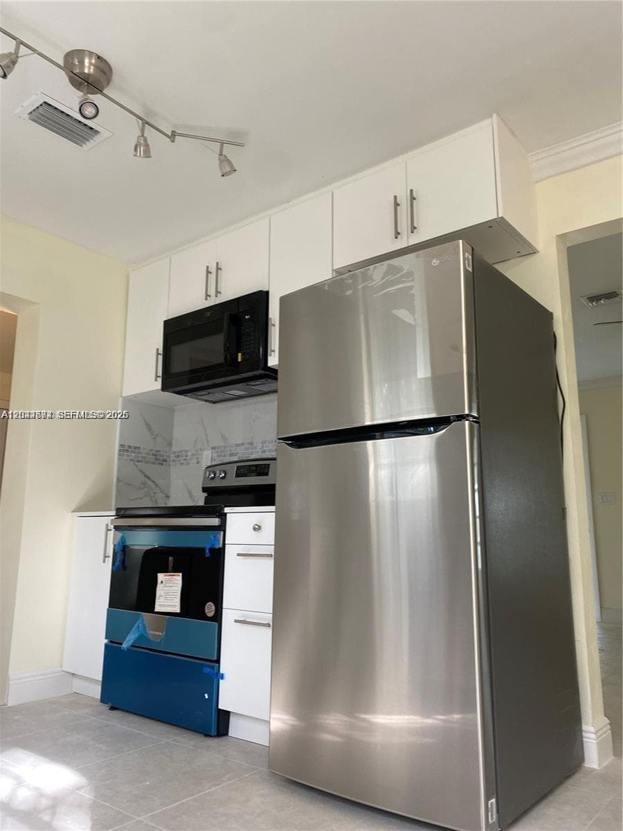170 NW 49th St, Miami, FL 33127 photo 5