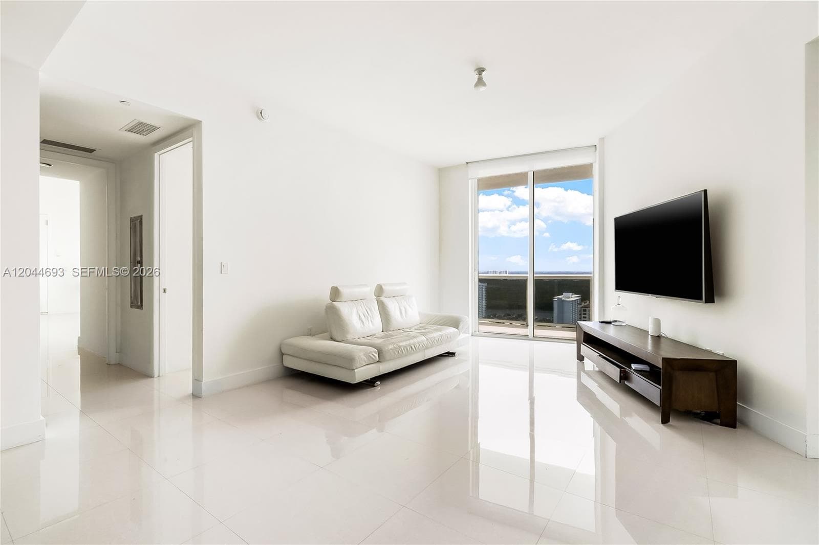 16001 Collins Ave # 2605, Sunny Isles Beach, FL 33160 photo 2