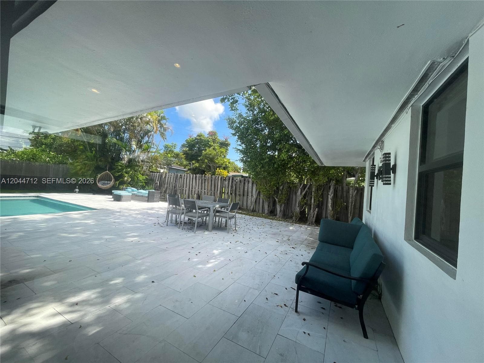 2115 Alamanda Dr, North Miami, FL 33181 photo 5