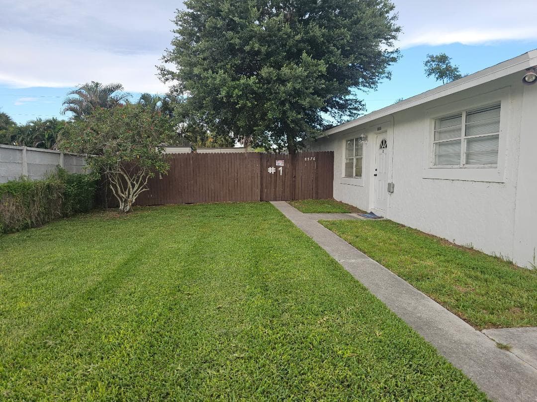 8576 Sunset Drive # 1, Palm Beach Gardens, FL 33410