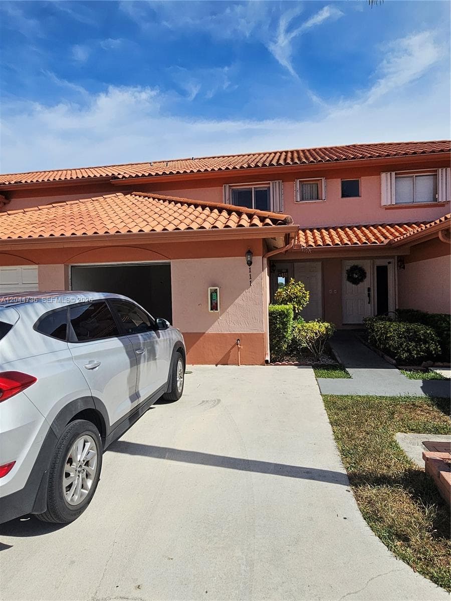 20822 San Simeon Way # 111, Miami, FL 33179