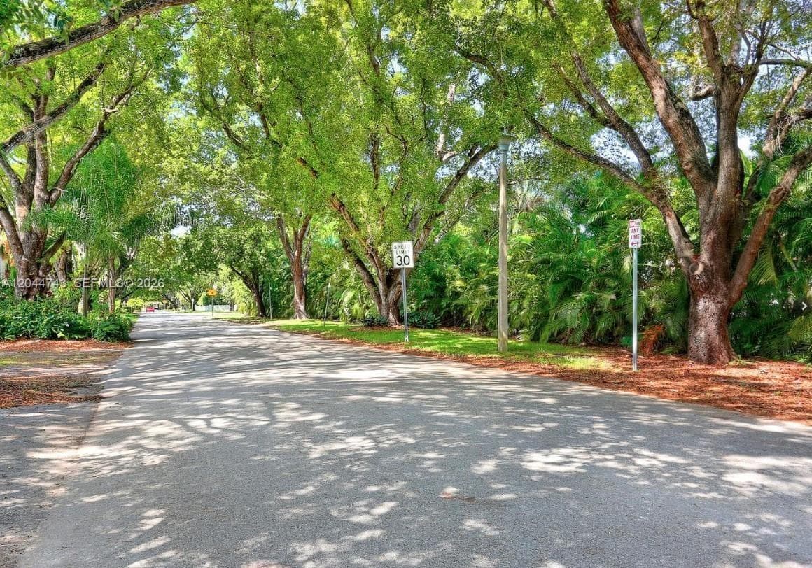 1205 Mariposa Ave # 212, Coral Gables, FL 33146 photo 3