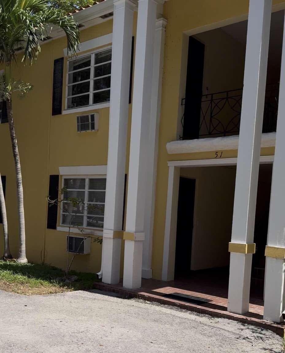 51 Edgewater Drive # 4, Coral Gables, FL 33133