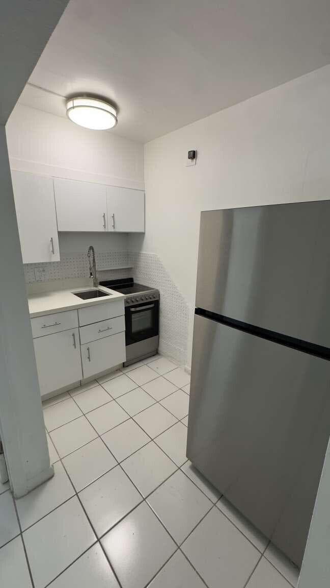 51 Edgewater Drive # 4, Coral Gables, FL 33133 photo 4