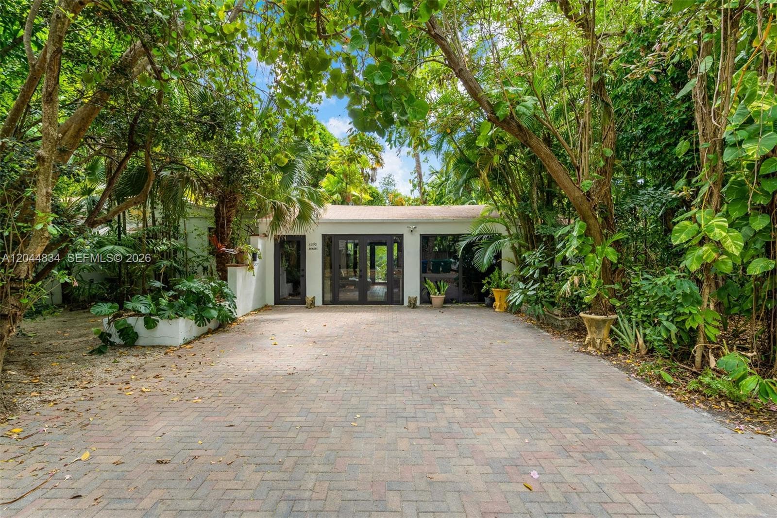 5390 Sunset Dr, Miami, FL 33143