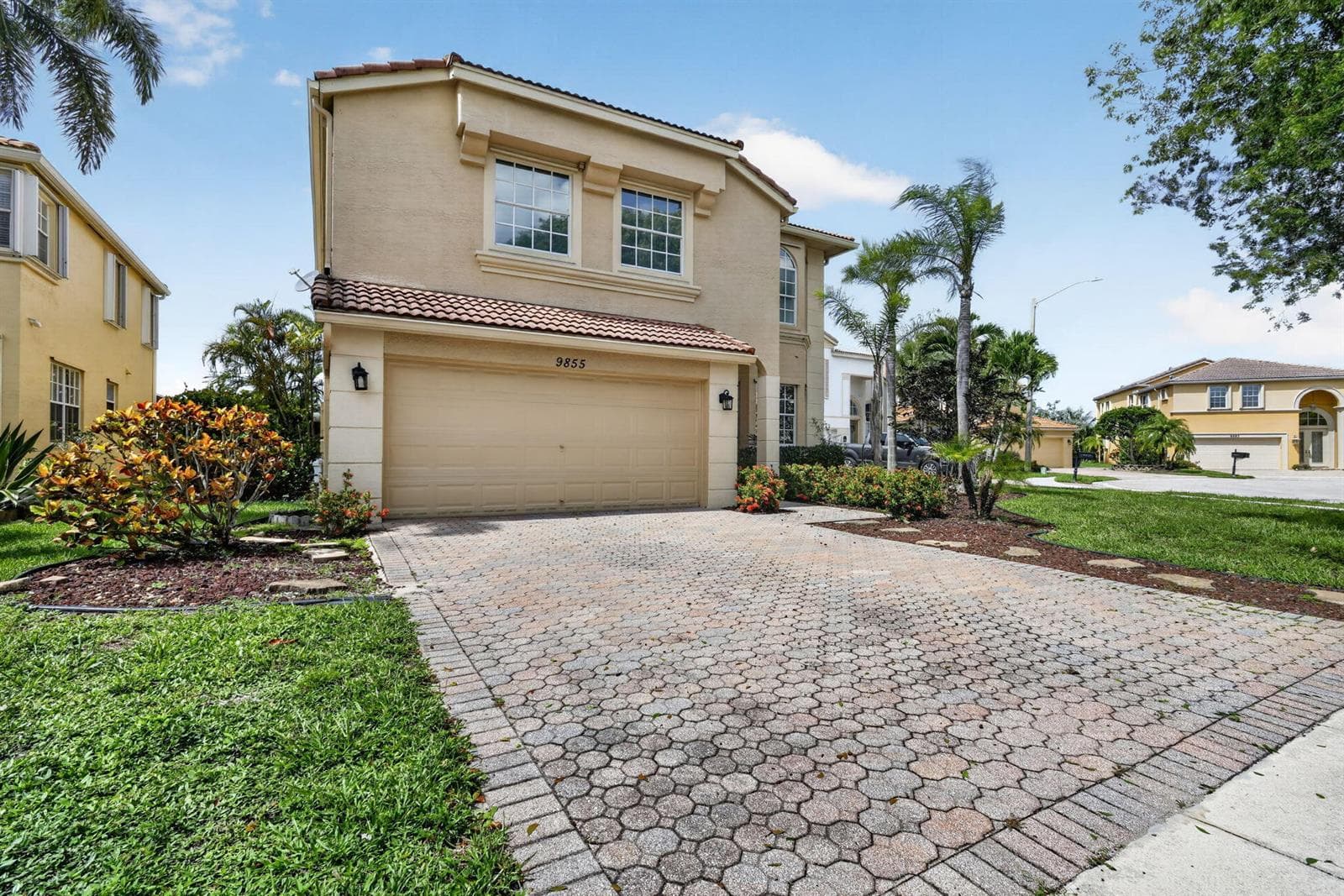 9855 Woolworth Court, Wellington, FL 33414