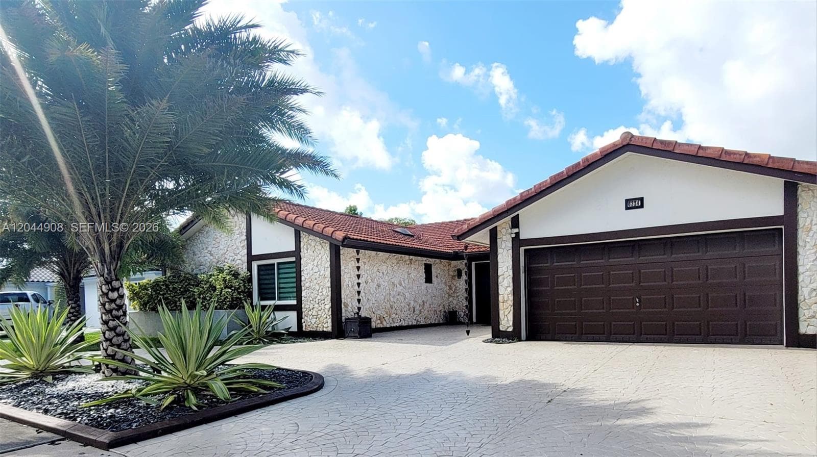 6324 NW 201st Ln, Hialeah, FL 33015 photo 5