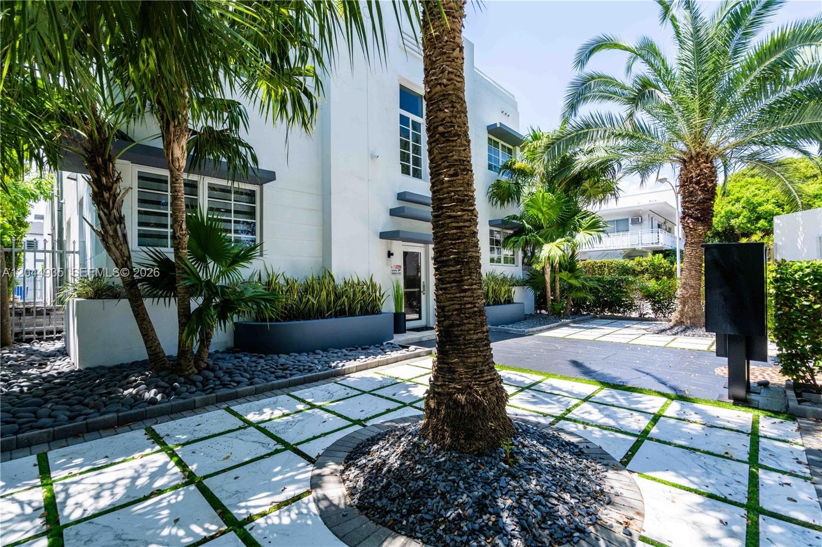 960 Jefferson Ave, Miami Beach, FL 33139 photo 4