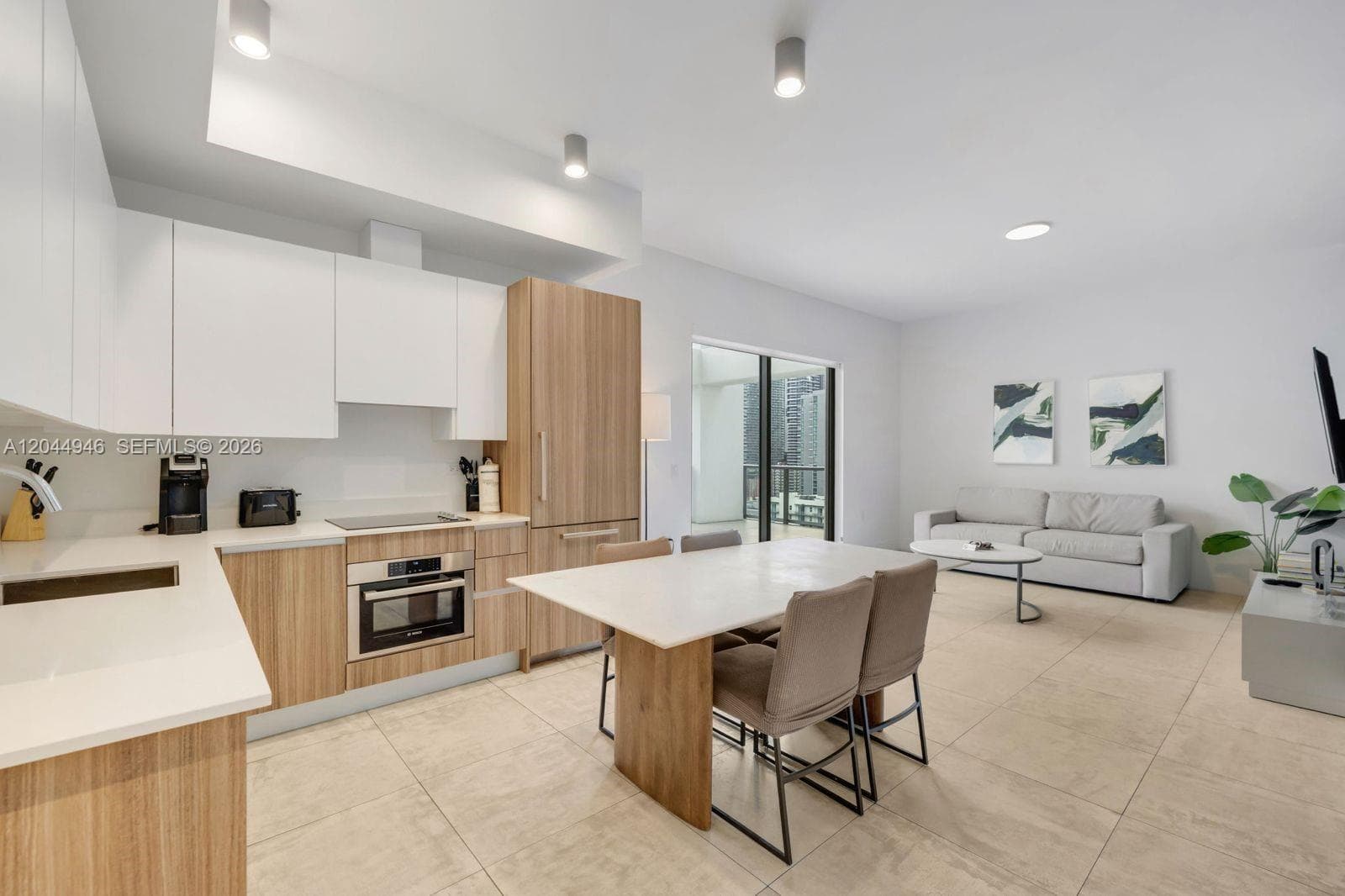239 SW 9th St # 1801, Miami, FL 33130