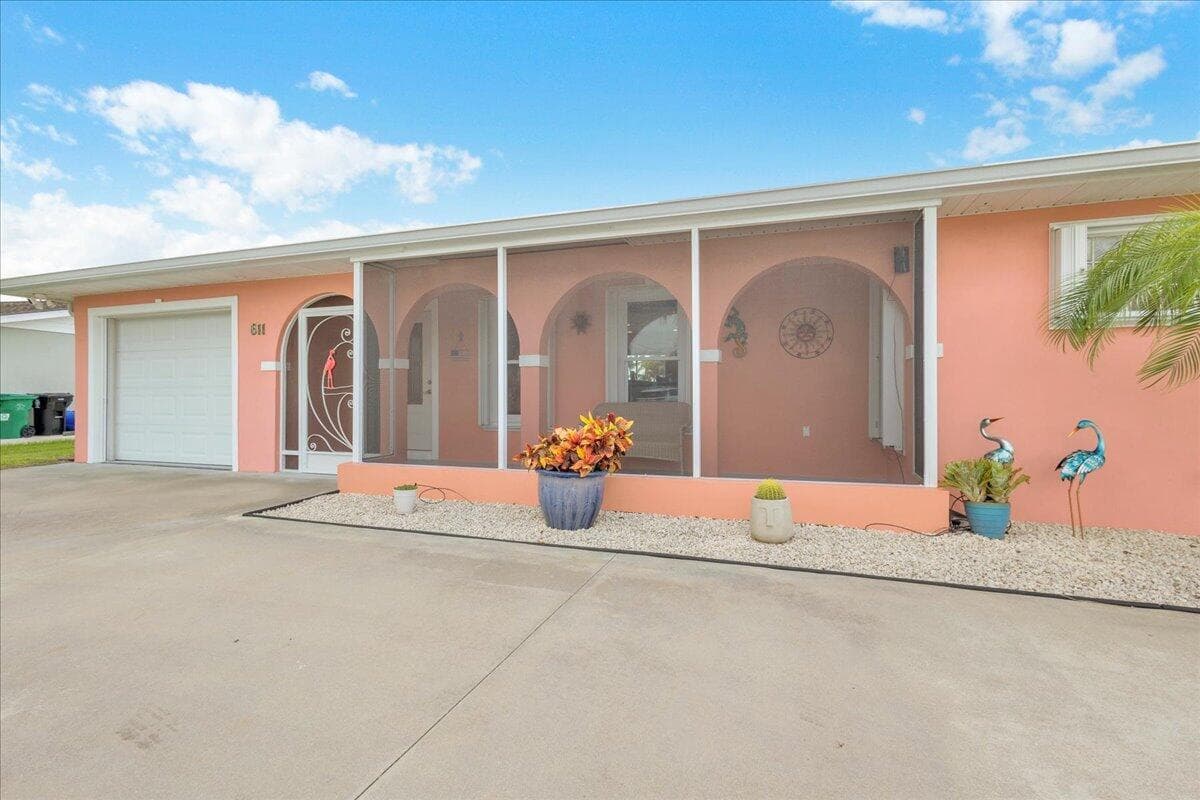 611 SE Harborview Drive, Port St. Lucie, FL 34983 photo 4