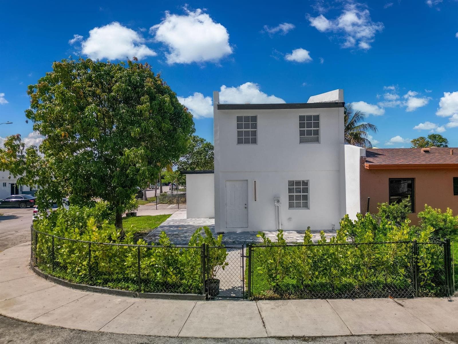 4527 NW 191st Terrace, Miami Gardens, FL 33055 photo 2