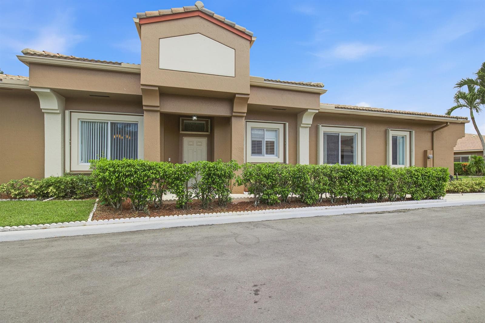 10216 Lombardy Drive, Tamarac, FL 33321 photo 2
