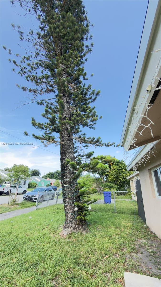 920 NW 65th St, Miami, FL 33150 photo 2