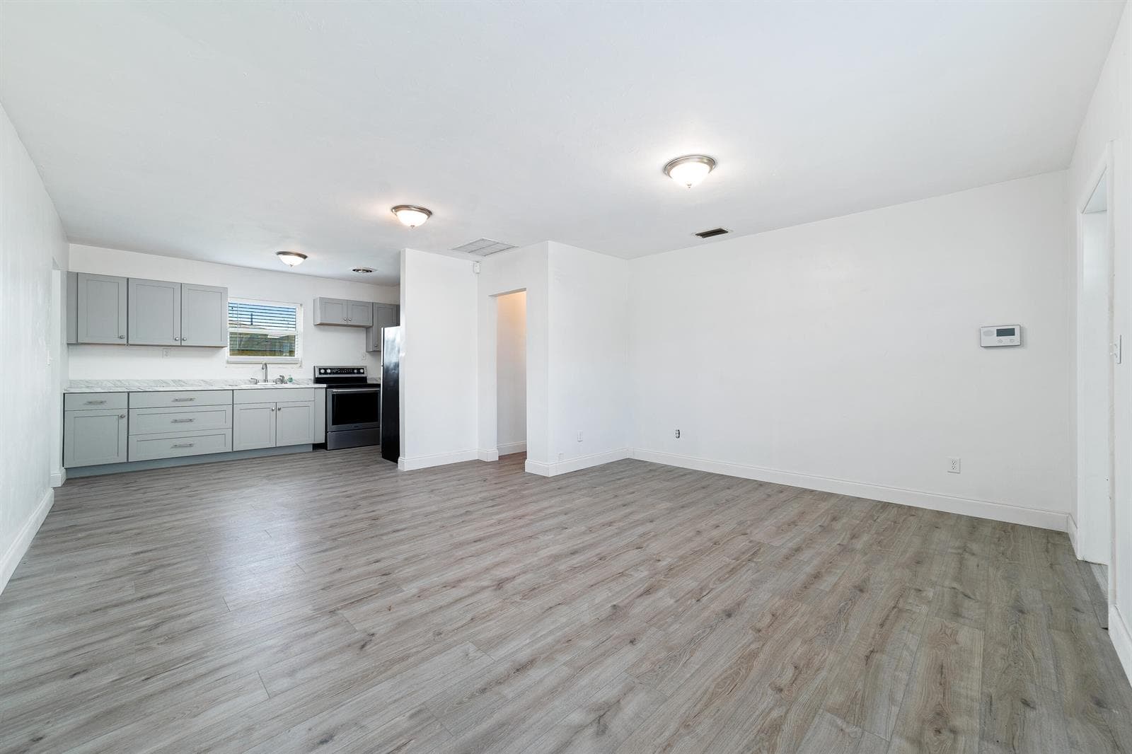 317 NW 14th Street, Belle Glade, FL 33430 photo 4