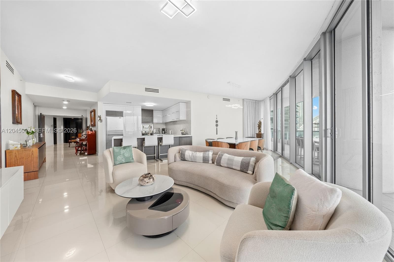900 Biscayne Blvd # 2506, Miami, FL 33132 photo 2