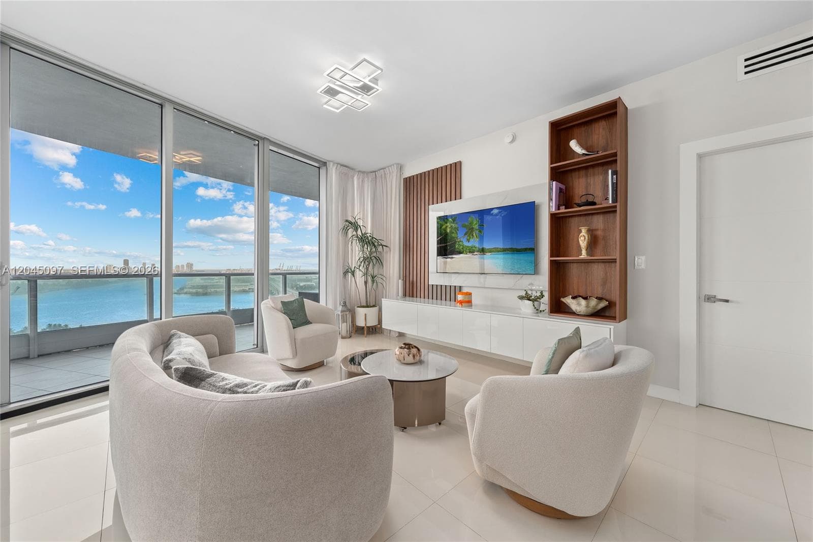 900 Biscayne Blvd # 2506, Miami, FL 33132 photo 3