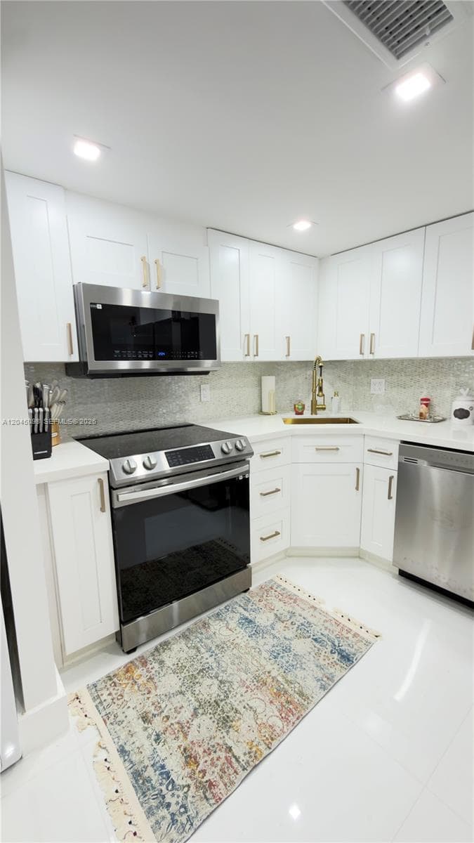 2333 Brickell Ave # 614, Miami, FL 33129 photo 3