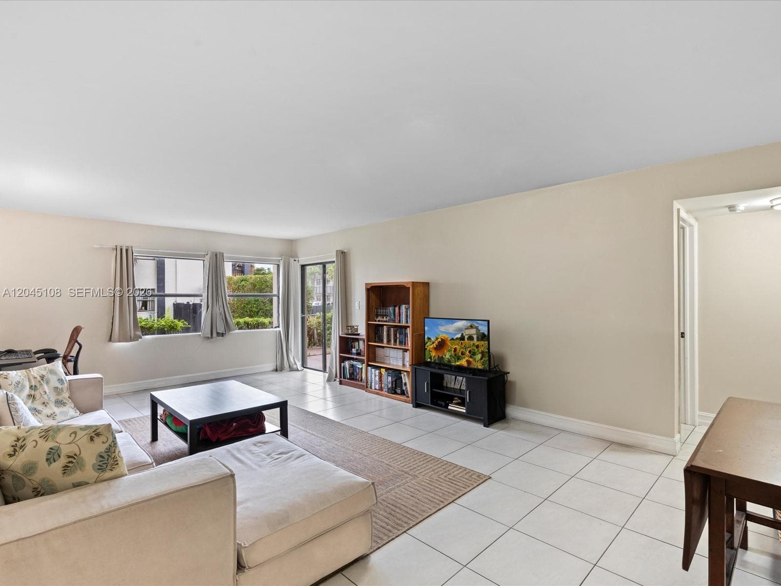571 NW 107th Ave # 107, Miami, FL 33172 photo 2