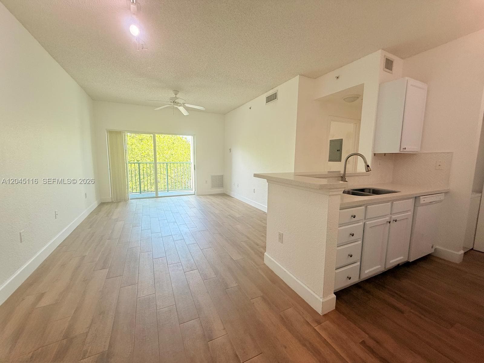 6001 SW 70th St # 355, South Miami, FL 33143 photo 2