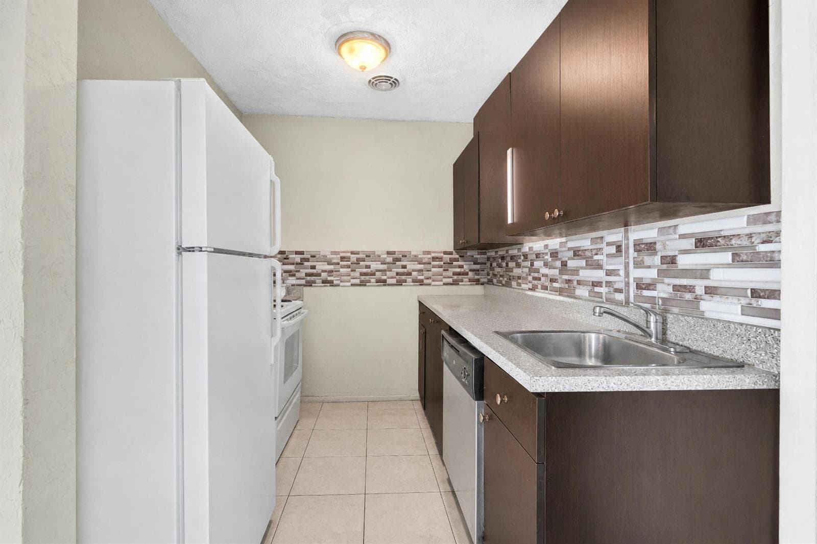 2743 NW 2nd Street, Boynton Beach, FL 33435 photo 4