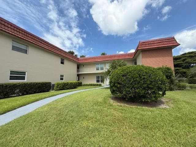 16 Vista Palm Lane # 105, Vero Beach, FL 32962 photo 2