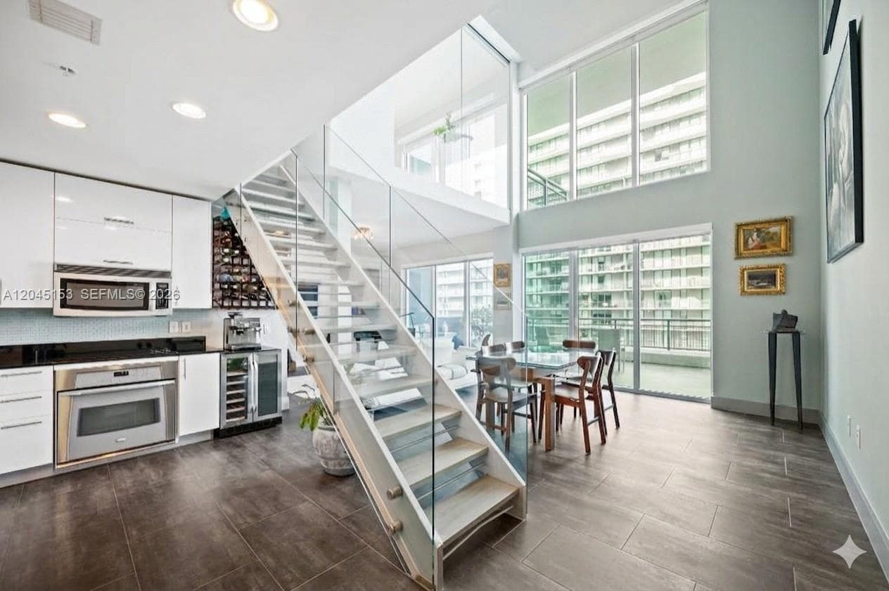 60 SW 13th St # 4002, Miami, FL 33130 photo 3