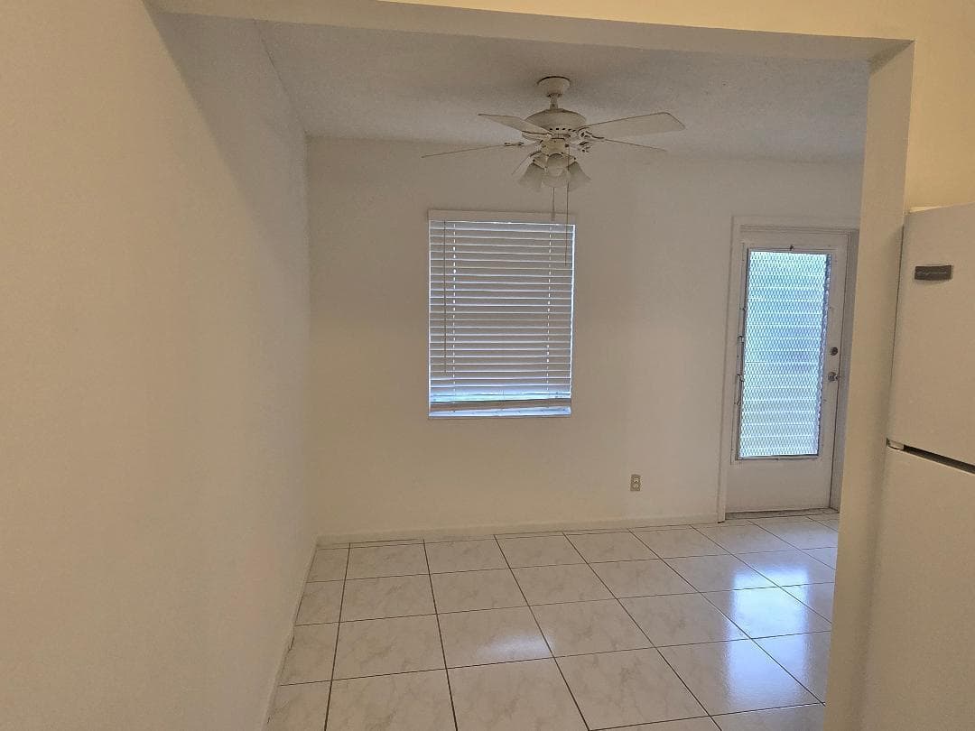 227 Kent N, West Palm Beach, FL 33417 photo 4