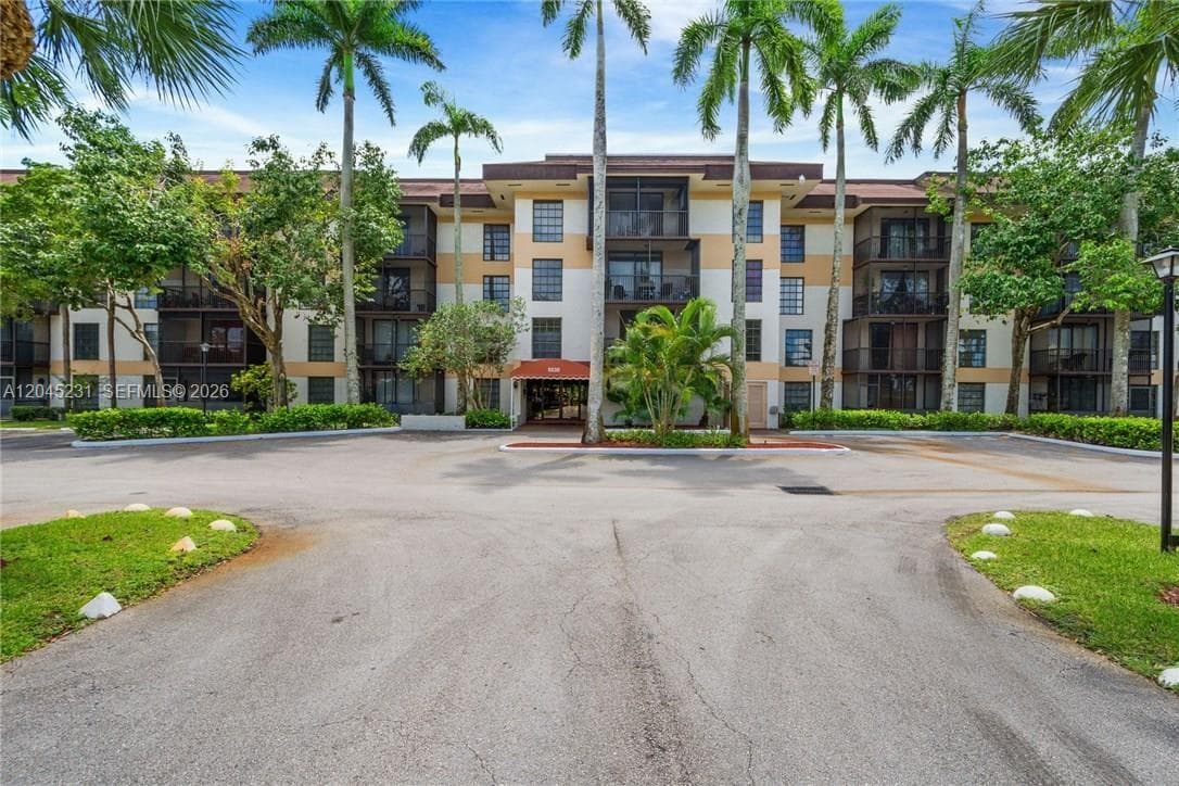 5530 NW 44th St # 408C, Lauderhill, FL 33319