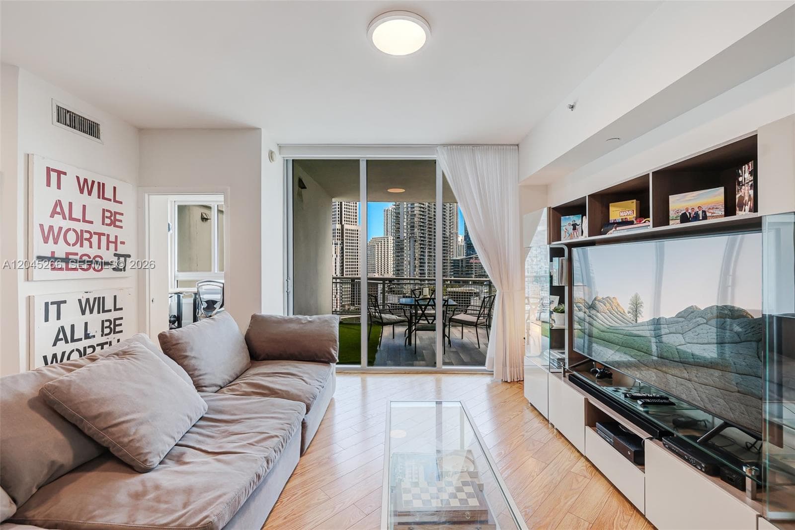 350 S Miami Ave # 2104, Miami, FL 33130 photo 3