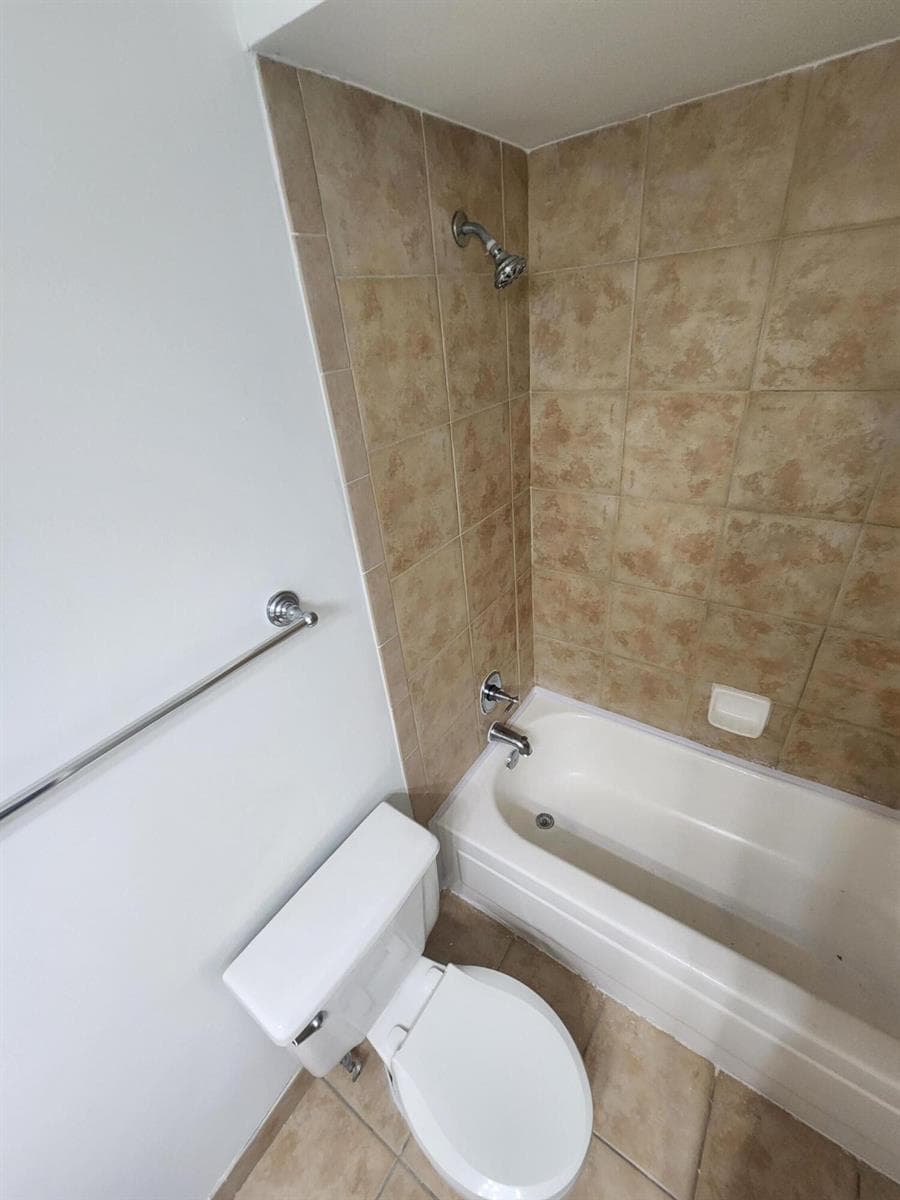 1020 Crystal Way # F, Delray Beach, FL 33444 photo 4