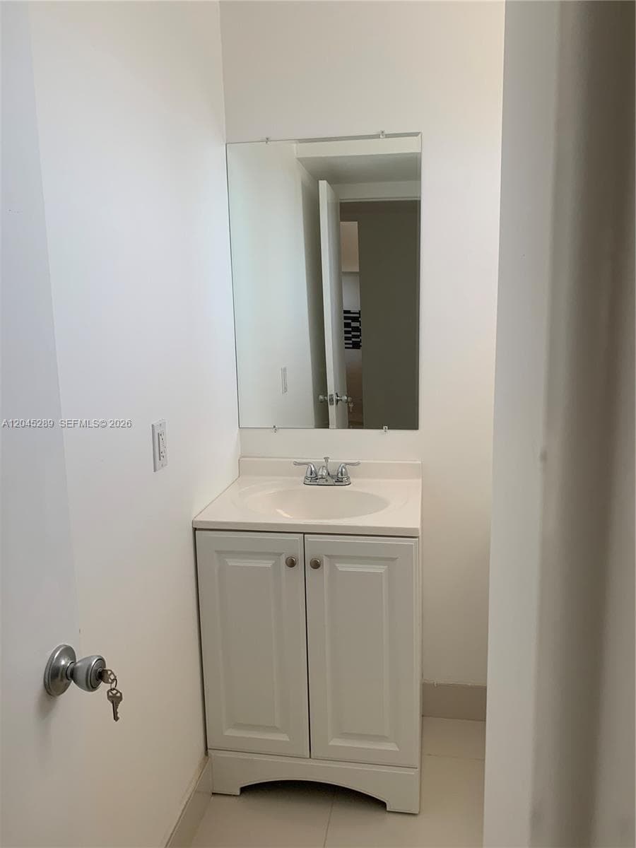 201 Berkley Rd # 204, Hollywood, FL 33024 photo 4