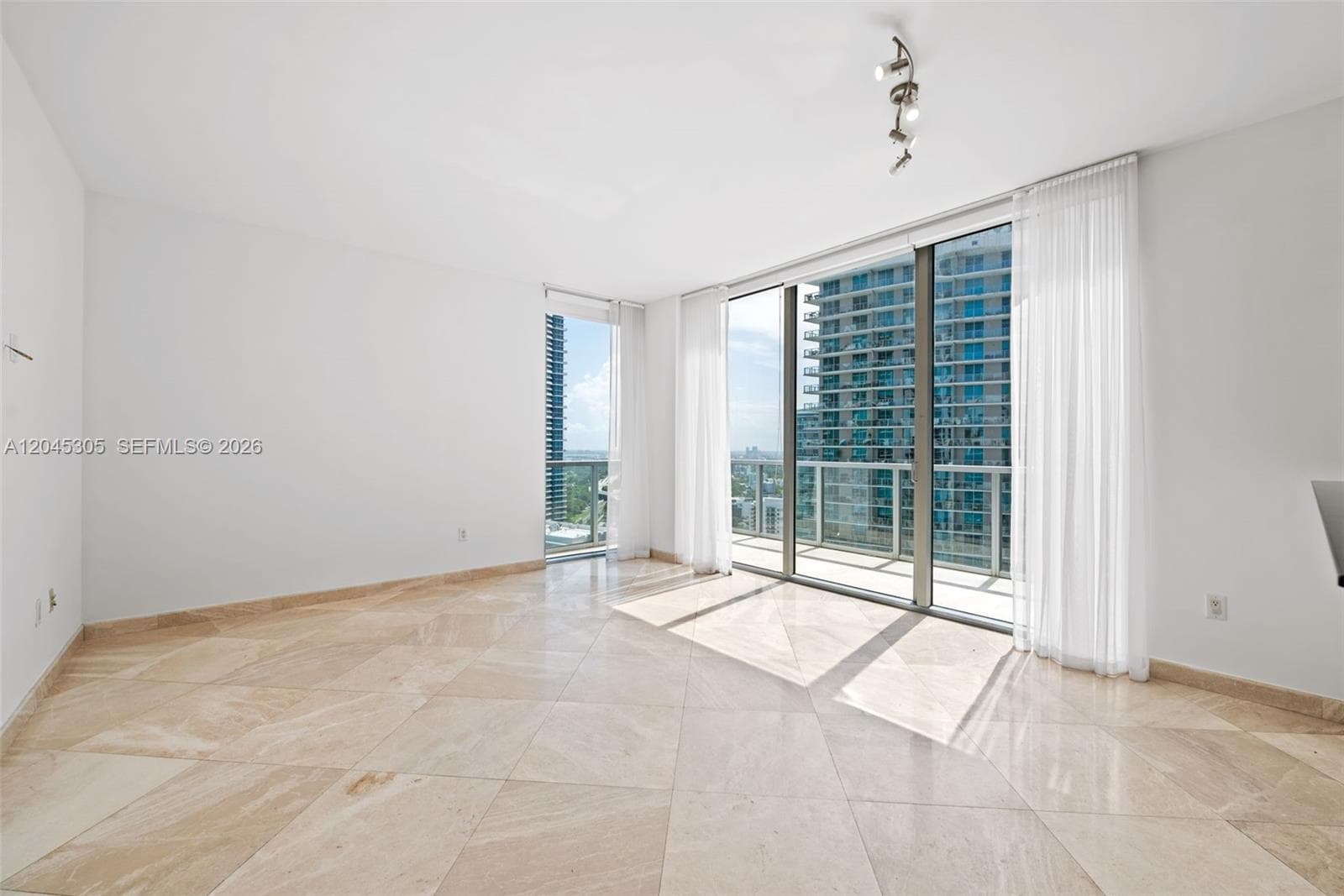 1050 Brickell Ave # 3314, Miami, FL 33131 photo 4
