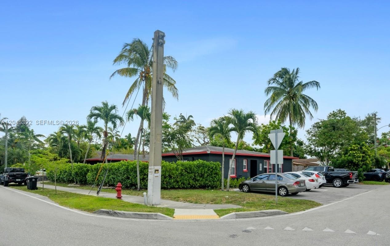 620 SW 7th St # 1-6, Fort Lauderdale, FL 33315